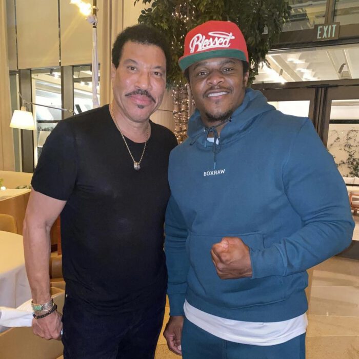 Hino - Lionel Ritchie