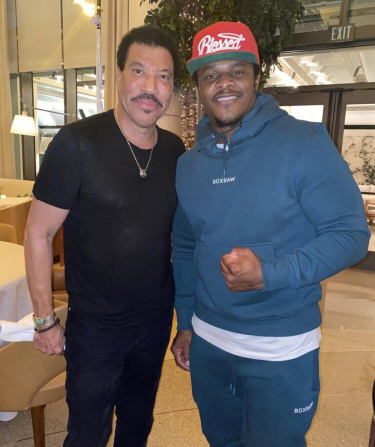 Hino - Lionel Ritchie